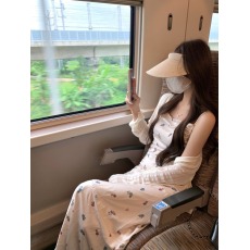 批发实拍实价 收腰显瘦抽皱缎面<b class='q'>长款</b>印花裙子＋白色防晒<b class='q'>针织</b><b class='q'>开衫</b>