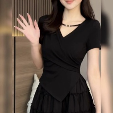 批发夏季新品不规则珠子装饰收腰设计感<b class='q'>修身</b>显瘦T恤女短袖