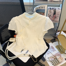 批发新中式盘扣立领衬衫女夏季新款国风改良别致不规则镂空泡泡袖上衣