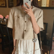 批发实拍 复古气质 小香风短款<b class='q'>外套</b>双口袋单排扣西装上衣 2色