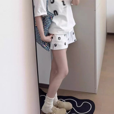 批发可爱狗印白色短裤女夏季新款小个子直筒休闲阔腿五分中裤