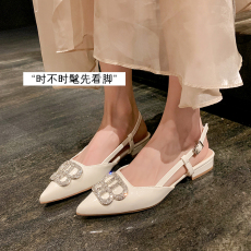 批发网红同款 黛尔<b class='q'>公主</b>~方头V扣包头真皮后空平底凉鞋女夏季通勤鞋