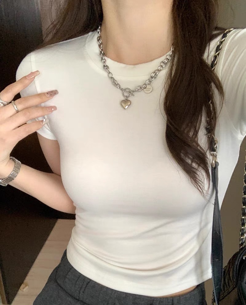 Red short-sleeved right shoulder T-shirt for women summer 2024 new slim fit sweet and spicy T-shirt niche short top