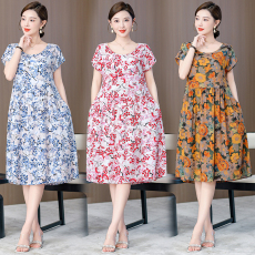 批发棉绸<b class='q'>连衣裙</b>女2024新款夏季<b class='q'>人造棉</b>绵时尚外穿中长款落肩袖碎花裙子