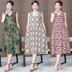批发棉绸<b class='q'>连衣裙</b>2024夏季新款无袖海边度假休闲a字<b class='q'>人造棉</b>时尚外穿长裙