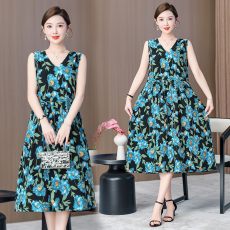 批发棉绸<b class='q'>连衣裙</b>2024夏季新款无袖海边度假休闲a字<b class='q'>人造棉</b>时尚外穿长裙