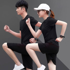 批发男士运动套装<b class='q'>夏</b>季短袖冰丝t恤短裤健身跑步休闲晨跑服女情侣套装