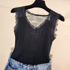 批发<b class='q'>品牌</b>V领蕾丝吊带背心女夏季新款西服内搭无袖宽松打底百搭上衣潮