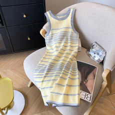 批发实拍 大货 2026夏季新款设计感时尚条纹<b class='q'>背心裙</b><b class='q'>无袖</b>连衣裙针织裙女