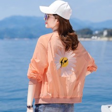 批发<b class='q'>户外</b>防晒衣女短款2026年夏季新款百搭外套<b class='q'>宽松</b>透气薄款时尚防晒衫