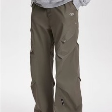 批发军绿色设计结构褶皱宽松休闲裤伞兵裤高街直筒工装长裤