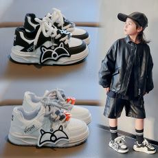 批发儿童卡通挂件板鞋2024春秋新款女童<b class='q'>韩版</b>时尚运动鞋防滑软底男童鞋