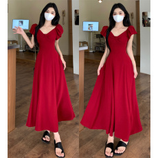 批发实拍 大码女夏季新款红色<b class='q'>连衣裙</b>法式设计感收腰扭结大V领A字长裙