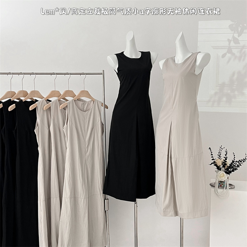 Xiaojunjun Britney Lem* style/high-cut minimalist temperament small A-line silhouette sleeveless casual dress