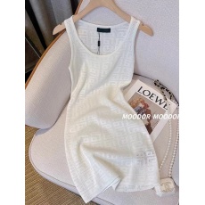 批发<b class='q'>品牌</b><b class='q'>折扣</b>剪标法式高级感镂空轻薄吊带连衣裙小个子穿搭夏季女