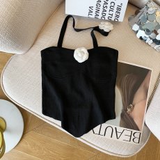 批发实拍luna潞娜 性感挂脖抹胸吊带背心女短款修身纯欲针织上衣