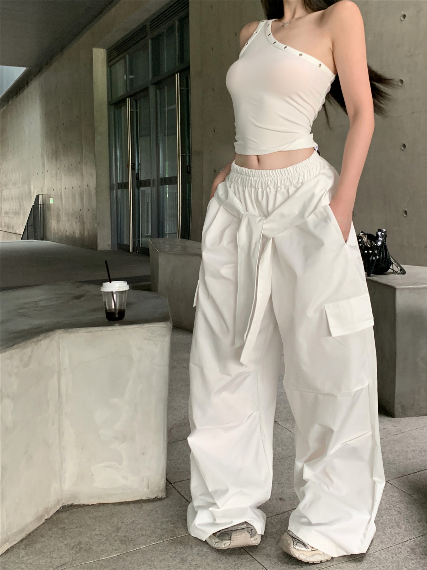 Real shot!  American retro handsome cool casual sports pants hot girl overalls personalized slanted shoulder vest suit two-piece set