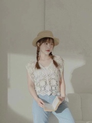 減齡V領鏤空設計鈎花背心女裝2024春夏新品氣質罩衫休閒上衣洋氣