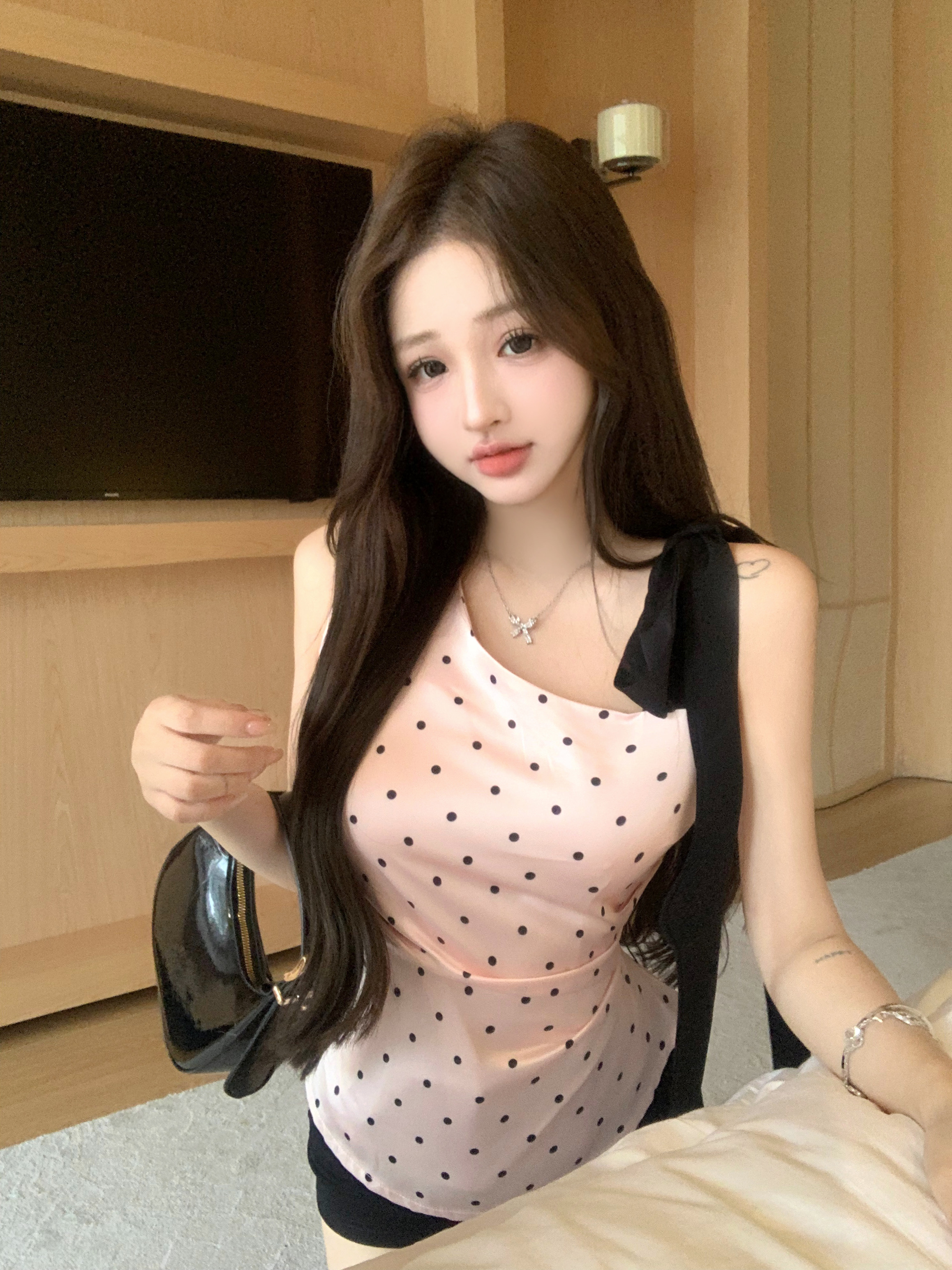 Real shot!  Sweet and spicy contrast color sleeveless slanted shoulder shirt top summer design pink polka dot camisole for women