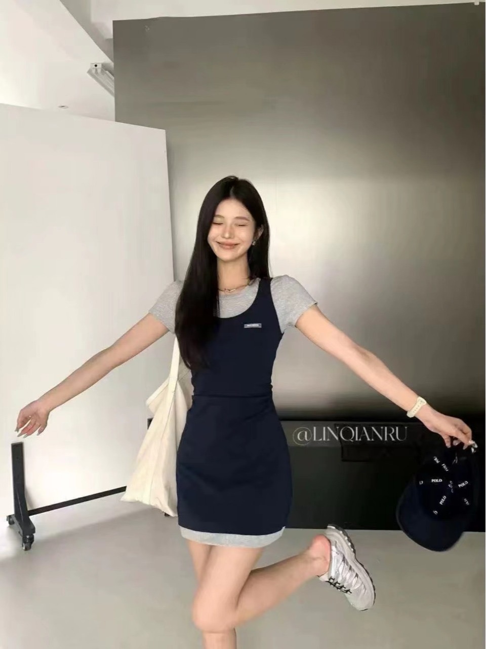 Lin Qianru's new fake two-piece summer temperament slimming waist design small skirt