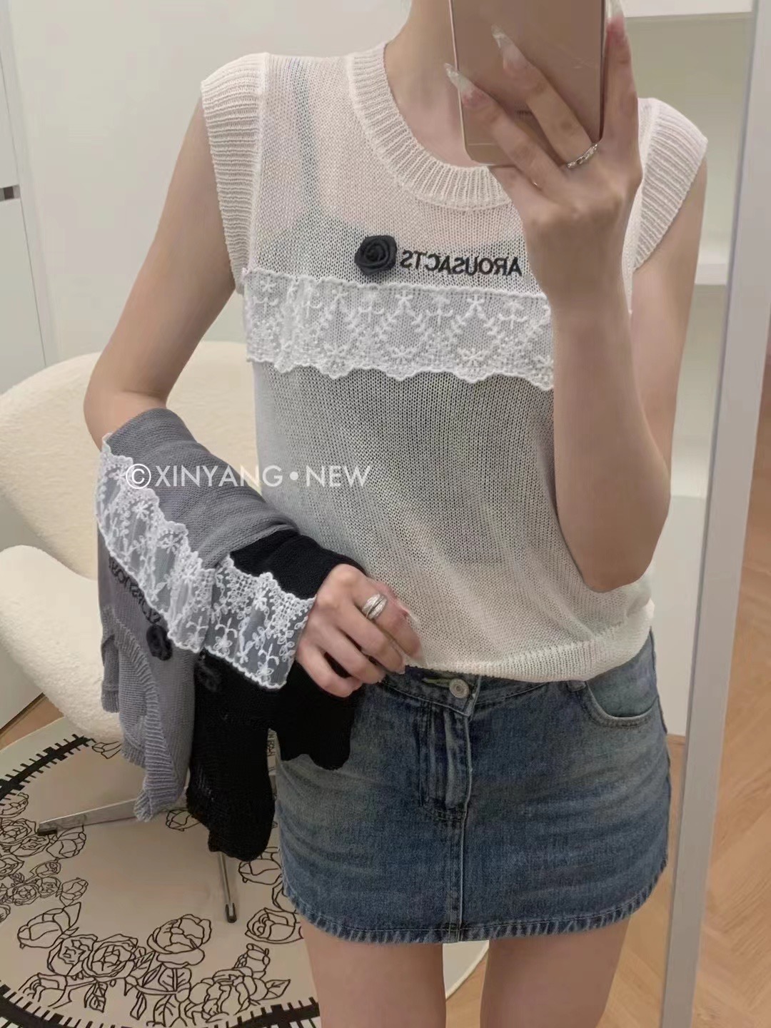 Lace stitching embroidered letters casual vest T-shirt women's summer 2024 new half-sleeved fashionable and versatile top