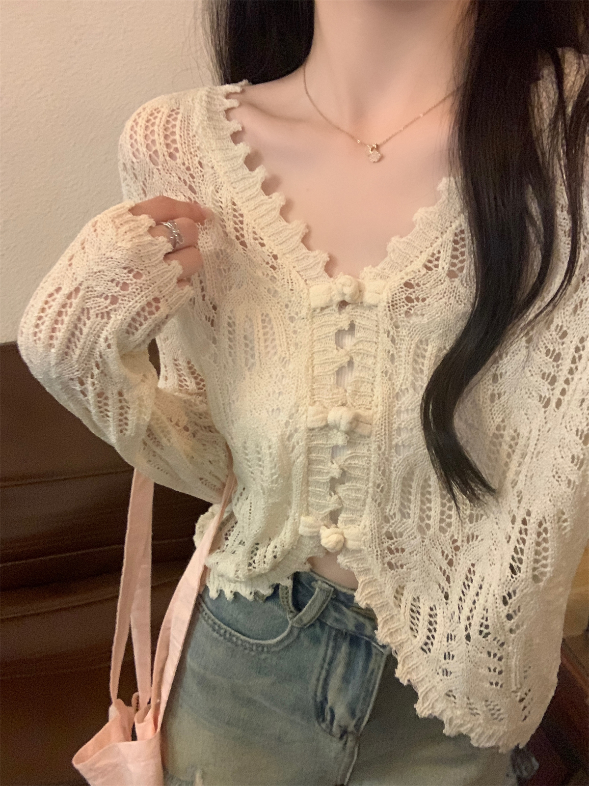 Actual shot of summer Korean version v-neck style national style buckle hollow thin sun protection knitted cardigan outer top