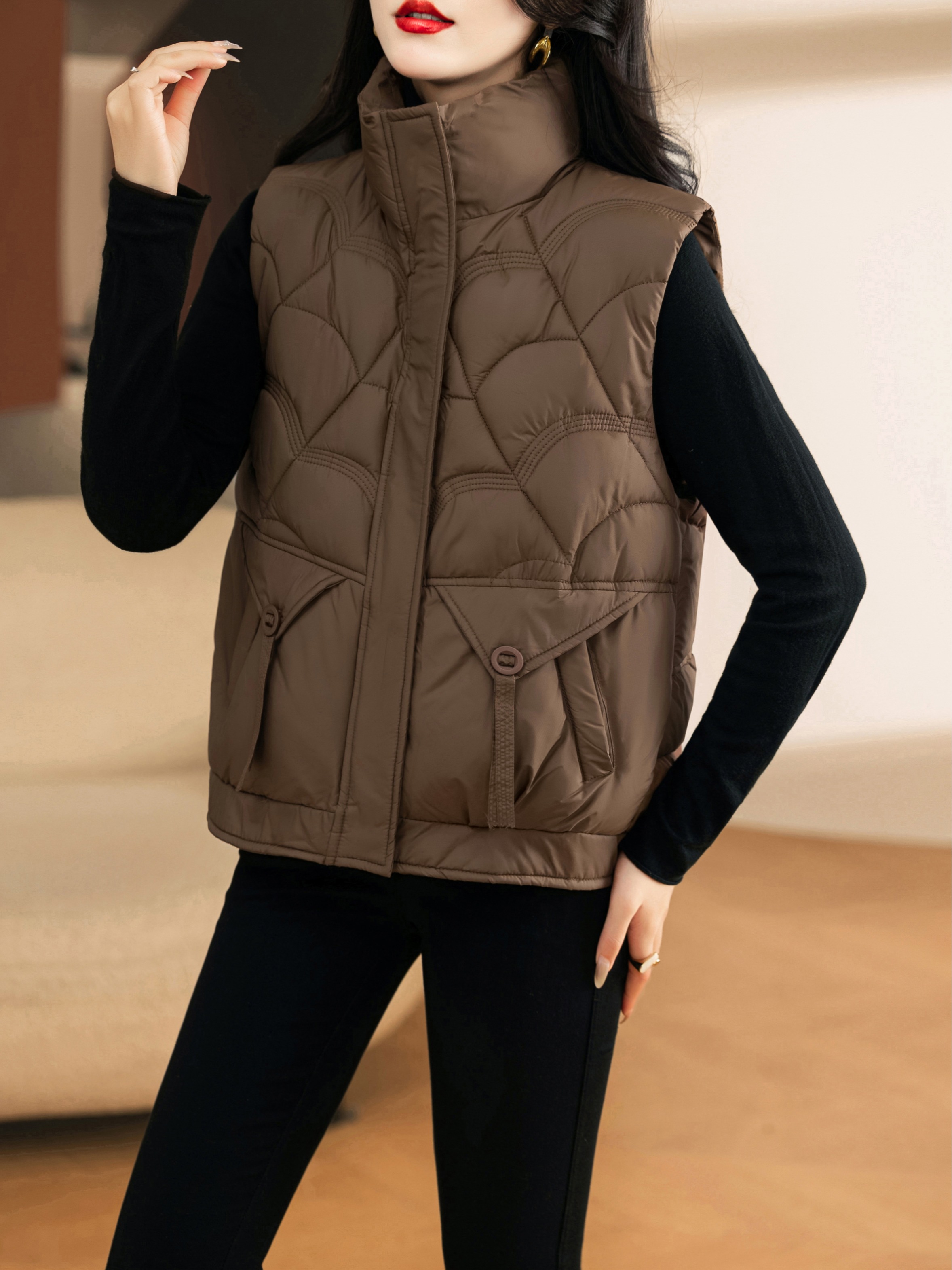 Real shot of foreign trade high-end down jacket vest for women, 2024 autumn and winter new style vest for small people