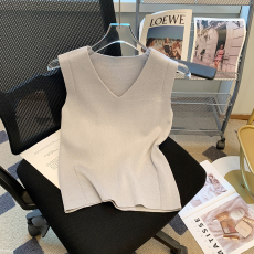 批发<b class='q'>实拍</b>V领针织背心女新款冰丝外穿白色薄款修身内搭打底衫吊带上衣