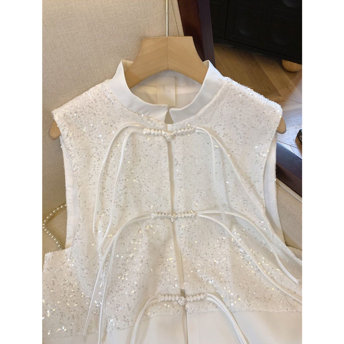 Quality Inspection Official Picture Summer New Style National Style Heavy Industry Disc Button Sequined Vest Light Luxurious and Western Style Sleeveless Vest Jacket Women's Clothing