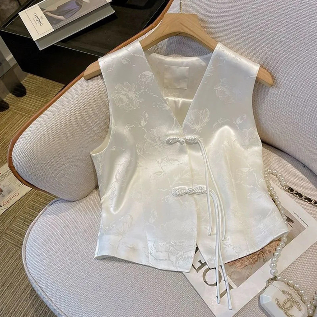 Quality Inspection Official Picture New New Chinese Style National Style Disk Button Embroidery Retro Vest Vest Jacquard Temperament Short Top for Women