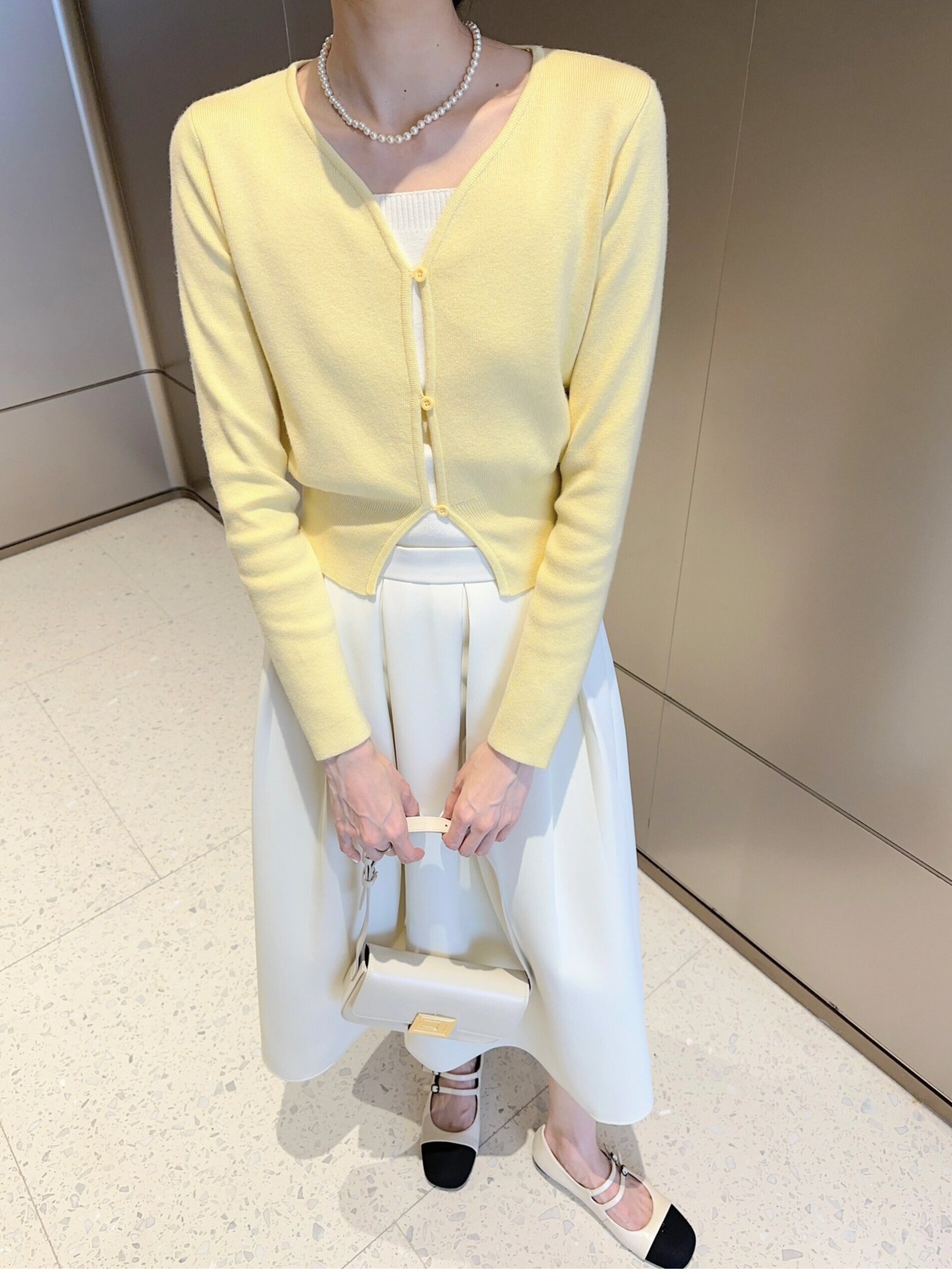 Creamy yellow knitted cardigan for women 2024 early spring new slim fit versatile thin simple short sweater jacket