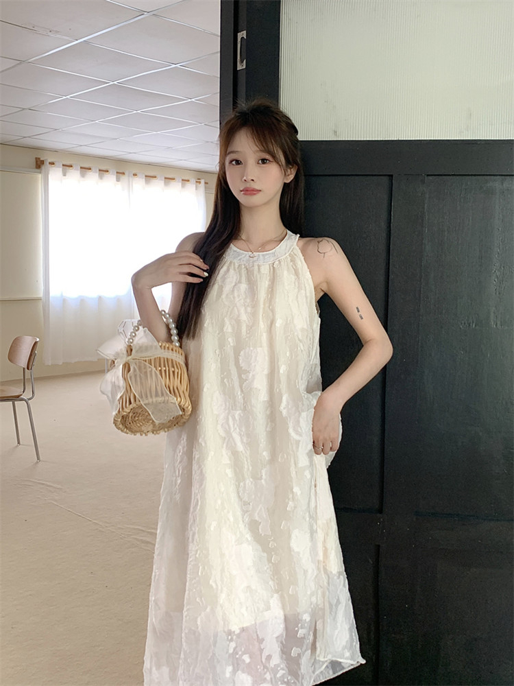 Sleeveless halterneck dress for women spring and summer 2024 new large size fat mm age-reducing chiffon lace crochet off-the-shoulder skirt