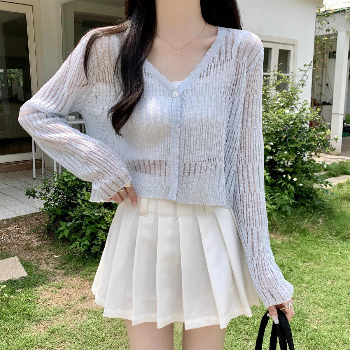 Actual shot of summer Korean style v-neck short one-button hollow bamboo linen sunscreen knitted cardigan top for outer wear