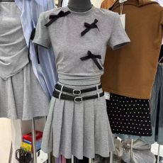 批发韩国东大门2026<b class='q'>夏</b>季新款灰色蝴蝶结正肩短袖T恤+百褶半身裙两件套