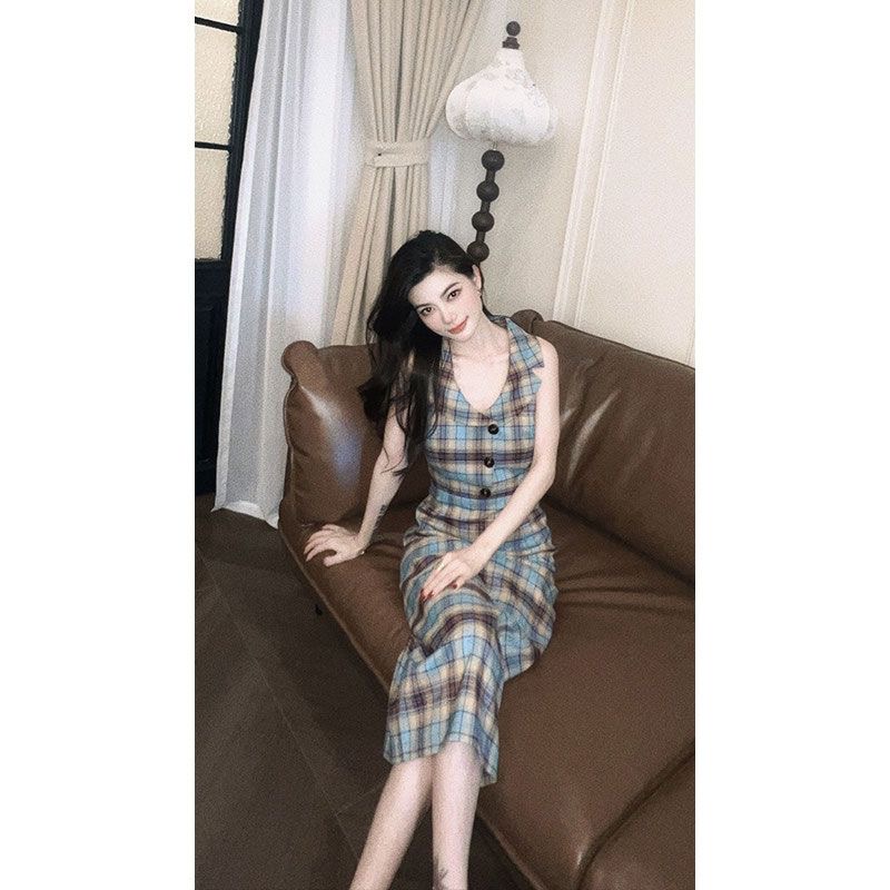 Chic and stunning niche style retro Hong Kong style waist slimming designer plaid sleeveless dress