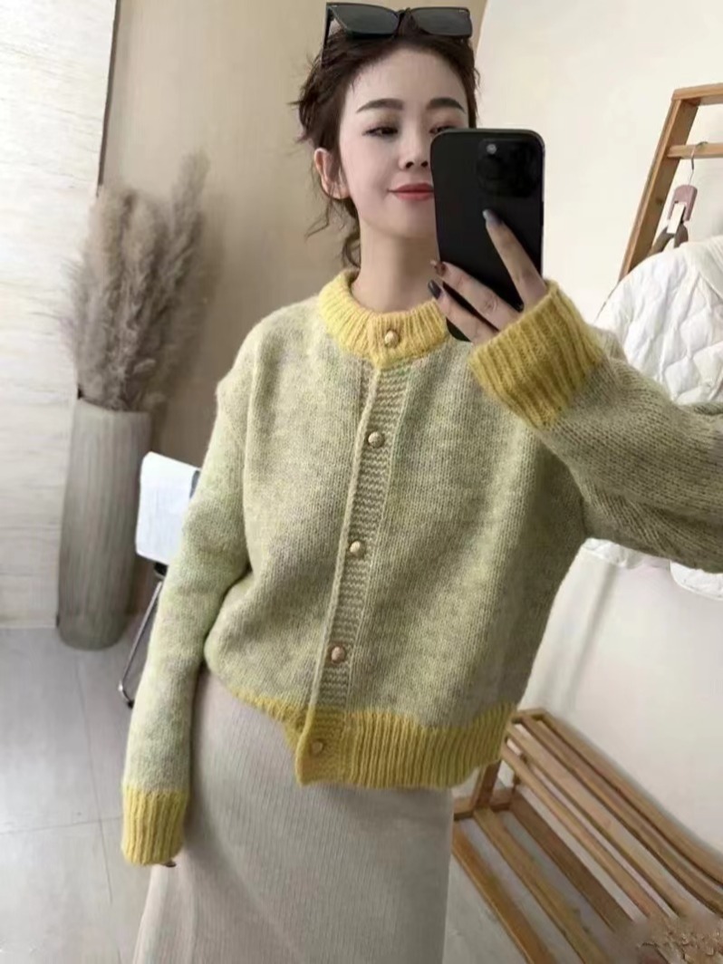 2024 new autumn style pink sweater jacket for women thickened lazy style knitted cardigan top