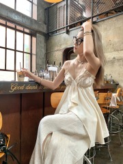 TA suki 多巴胺穿搭 米白色不規則吊帶上衣女v領純欲優雅設計感夏