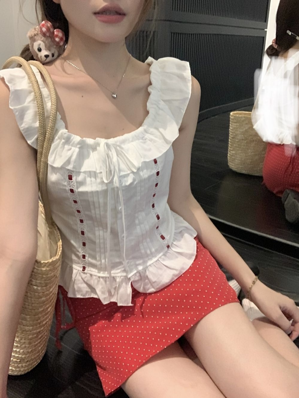 Real shot of designer jacquard lace collar outer vest for women summer one-word short top