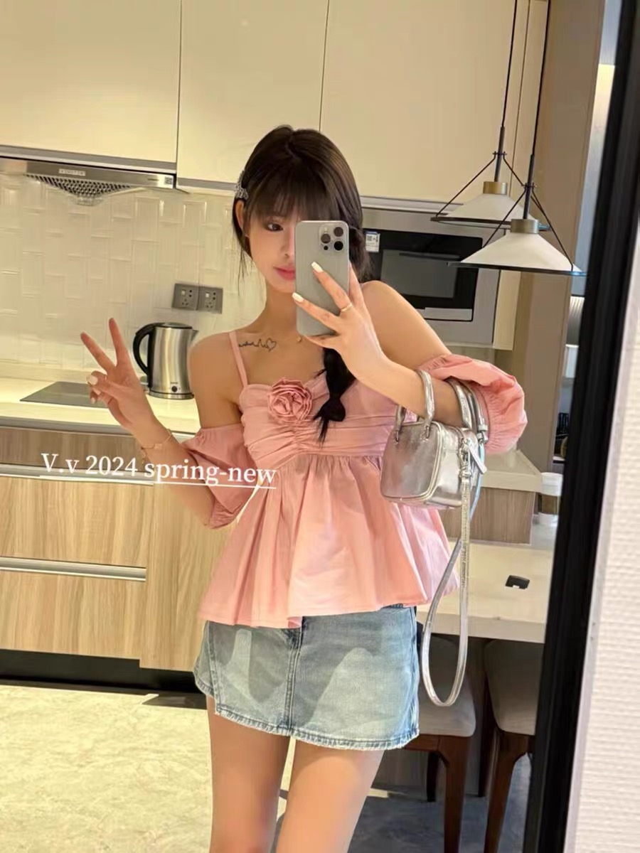 Korean style hot girl pure desire three-dimensional flower design suspender top 2024 early summer new style waist pleated top for women