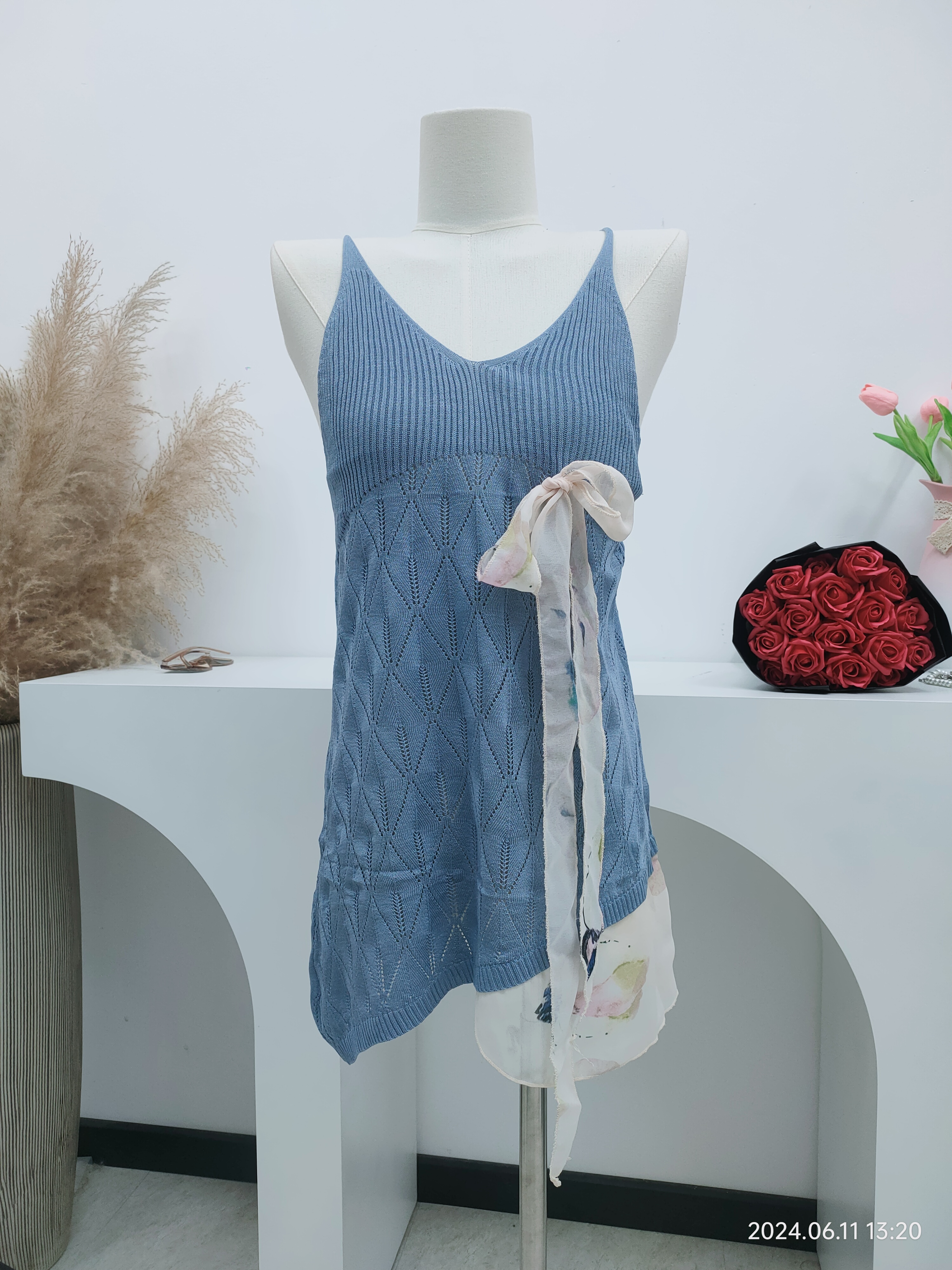 French retro blue super nice design irregular V-neck sweater hollow splicing suspender top to wear outside