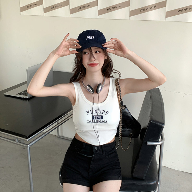 Official picture with breast pad American hot girl short camisole white bottoming shirt spring and summer top for women