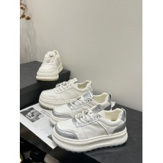 批发2024年夏季新款厚底休闲板鞋百搭<b class='q'>运动鞋</b>学生小白鞋