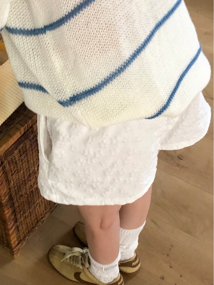 Summer Korean cute solid color three-dimensional jacquard small flower texture straight shorts for women with elastic waist and loose Japanese style