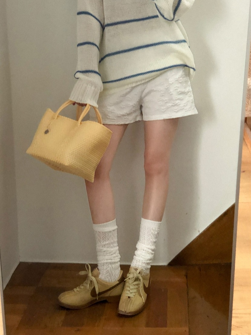 Summer Korean cute solid color three-dimensional jacquard small flower texture straight shorts for women with elastic waist and loose Japanese style