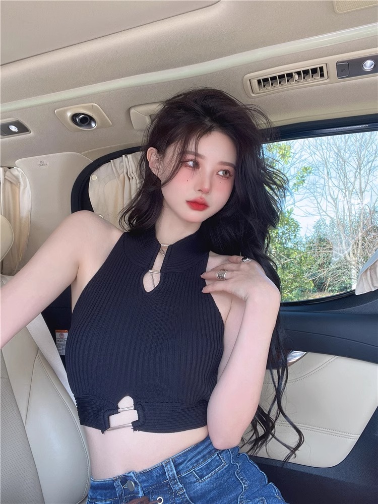 Tmall quality hollow I-shaped vest for women in summer chic sweet and cool hot girl wearing slim short top