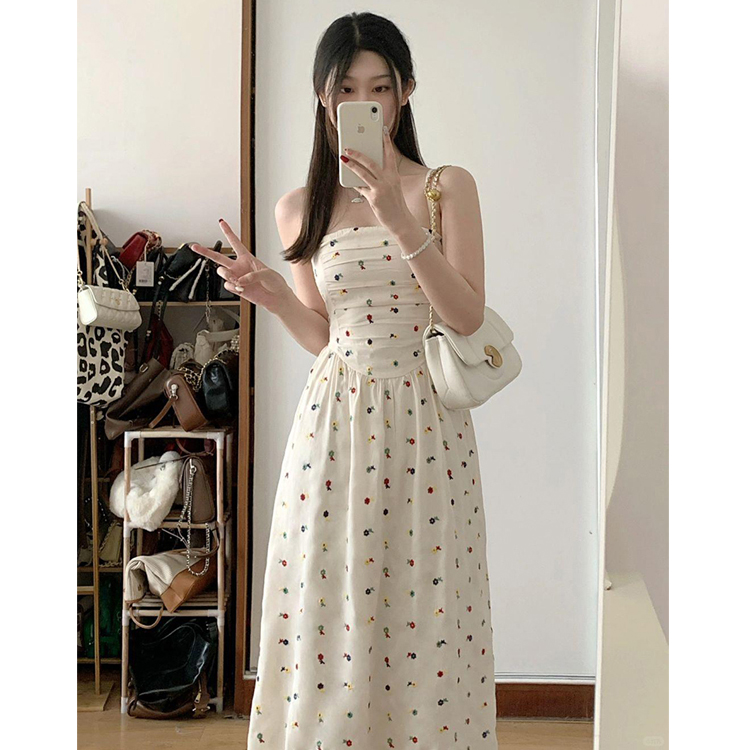 Beach resort style petite dress for women in summer, waist slimming long skirt, tube top skirt, niche skirt with design