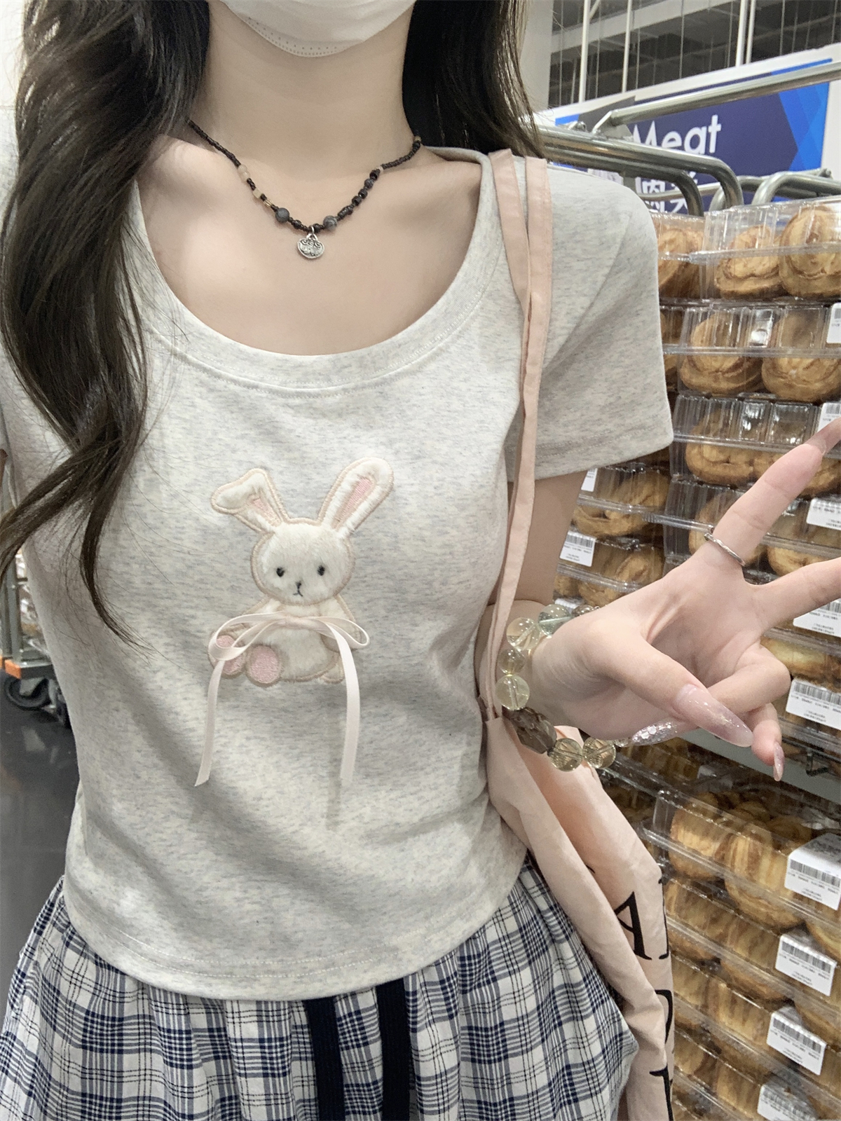 Real shot of summer Korean style slim round neck rabbit three-dimensional embroidery age-reducing right shoulder pure cotton short-sleeved T-shirt top