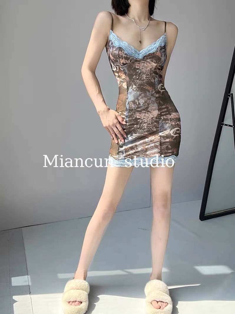 Hot girl retro printed lace suspender dress slimming and sexy slimming hip-hugging busty waist-revealing short skirt for women