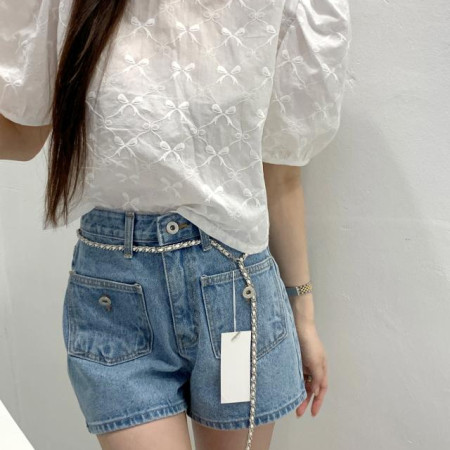 Washed blue double pocket versatile denim shorts