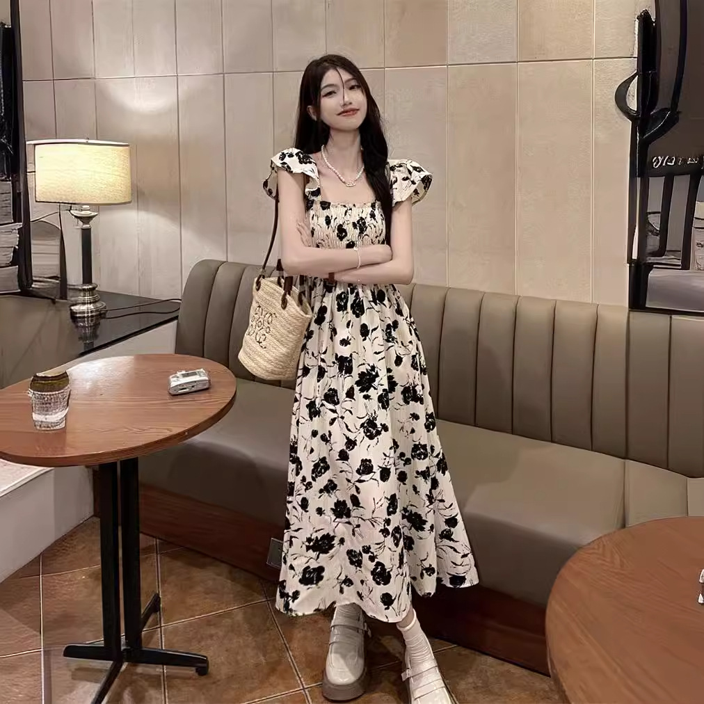 French Hepburn style British style small flying sleeves square neck tea break long dress retro waist dress for women 2024 summer new